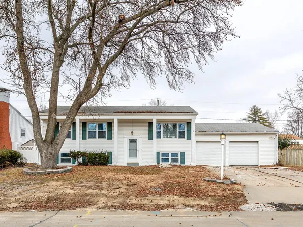 38 Steeplechase Dr, Saint Peters, MO 63376