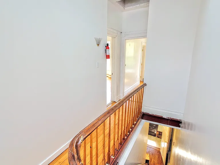 253 Vernon Ave #4 — Photo 15