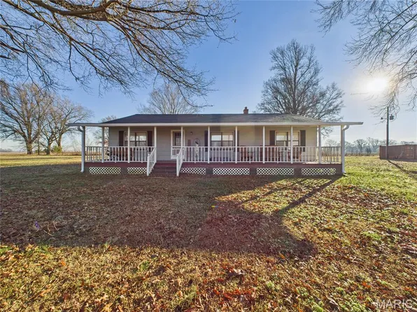 17086 N County Line Rd, Bernie, MO 63822