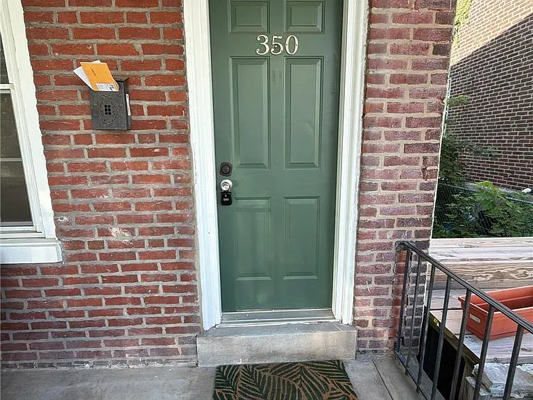 350 Dupont St — Photo 1