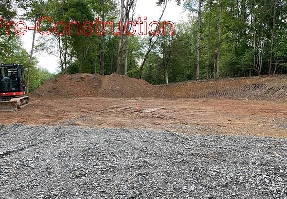 3rd image of 110 Oxford Trl