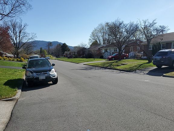 4th image of 3306 Maplelawn Ave NW