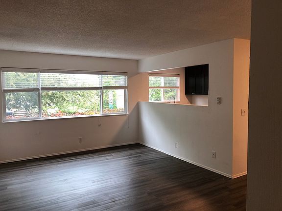 2nd image of 3021 NE Glisan St APT 103