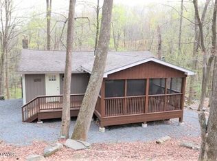 110 Westcolang Rd, Lackawaxen, PA 18435