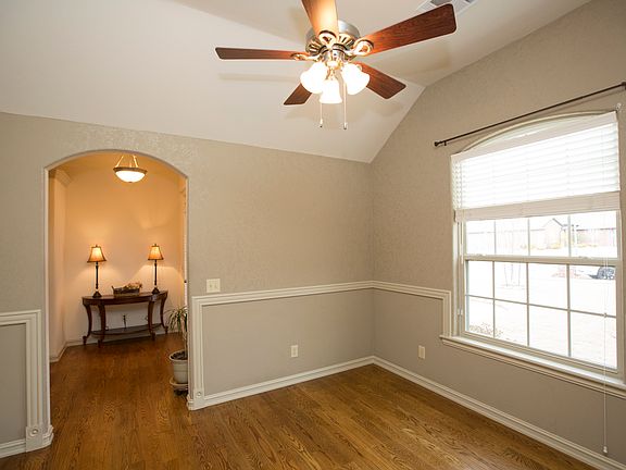 2nd image of 5512 N 31st St