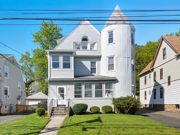 53 Quaker Lane South, West Hartford, CT 06119