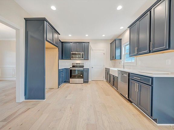 2nd image of 1172 Lochwood Hill Dr