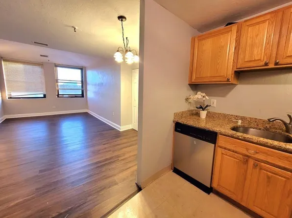 17 Federal St APT 605, Worcester, MA 01608