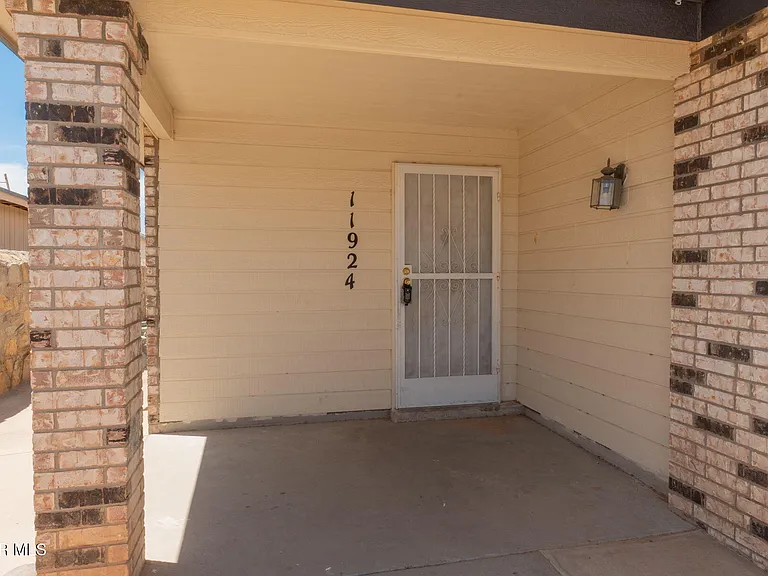 11924 Kings Guard Dr — Photo 3
