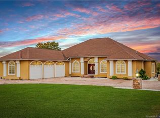 212 Country Club Rd, Middletown, CT 06457