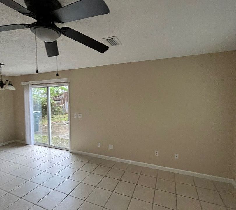2nd image of 1305 E Highway 390