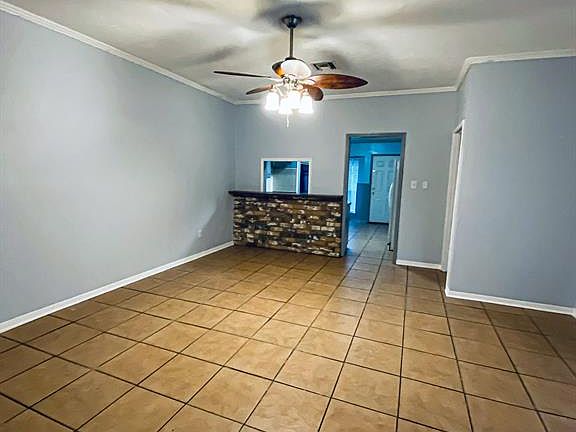 LIVING ROOM FROM THE ENTRANCE OF DUPLEX