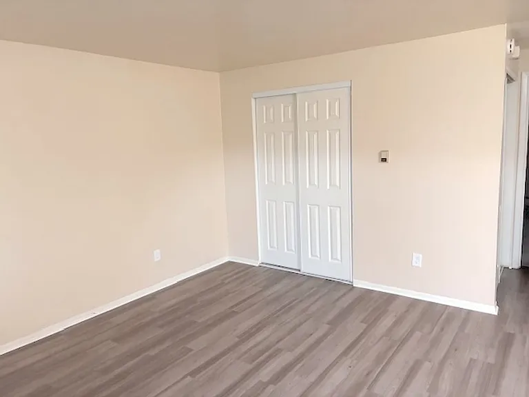 Lampliter Apartments — Photo 9
