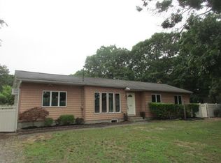 110 Lexington Rd, Shirley, NY 11967