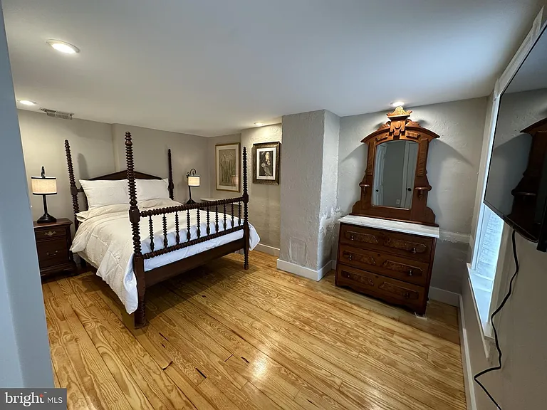 1627 Aliceanna St — Photo 49
