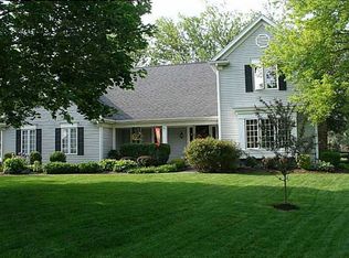906 Brookfield Ln, Perrysburg, OH 43551