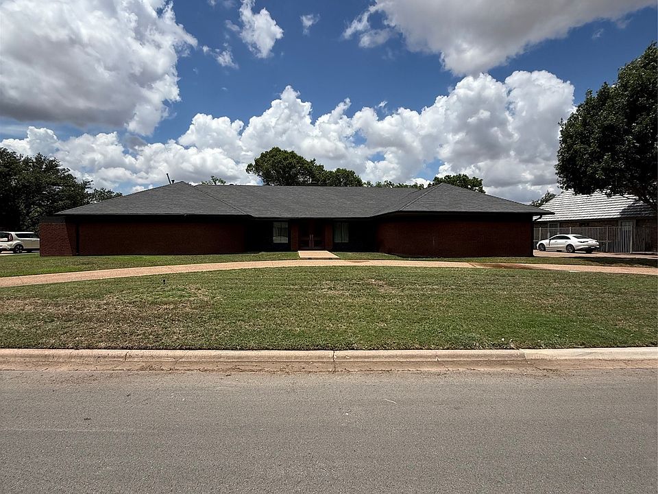 1st image of 14 Fairway Oaks Blvd