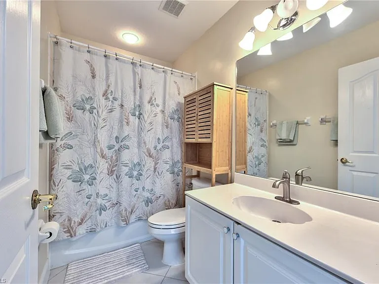 1100 Diamond Cir #1104 — Photo 14