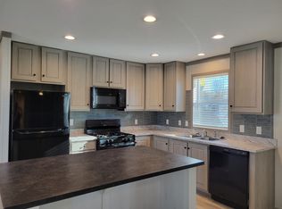 172 Devonshire Dr #172, Dimondale, MI 48821