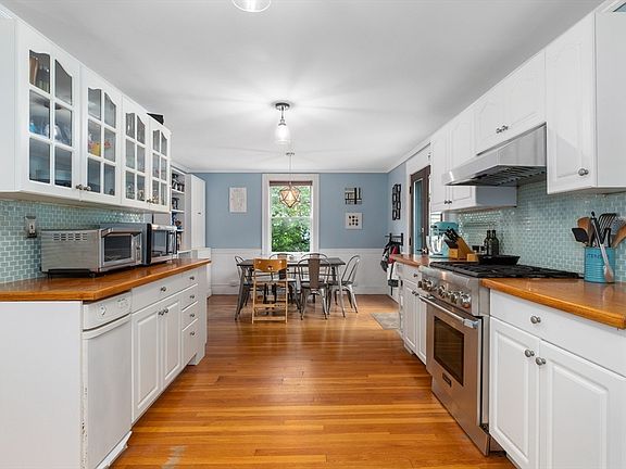 5th image of 12 Baincroft Rd