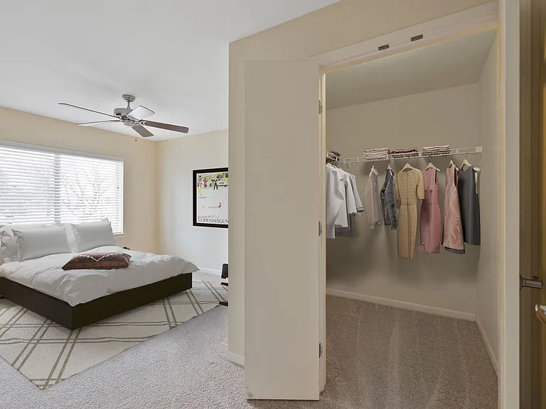 Parkwood Pointe Apartments — Photo 11