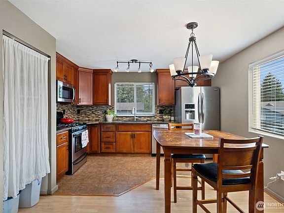 4th image of 2882 Rocky Creek Lane SE