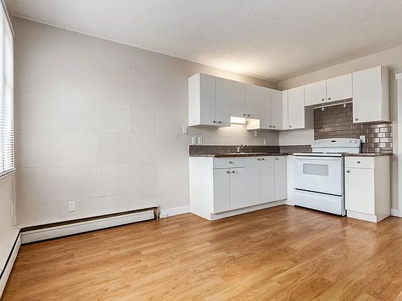 4th image of 4722 46th St #18