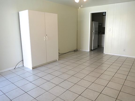 2nd image of 1930 NE 4th St #4