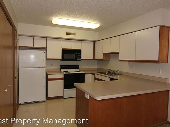 4th image of 1011 W Side Dr