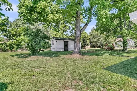 109 Camellia Rd — Photo 39