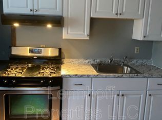694 Middlesex St APT 2, Lowell, MA 01851