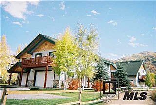 3rd image of 1607 Thistlebrook Ln