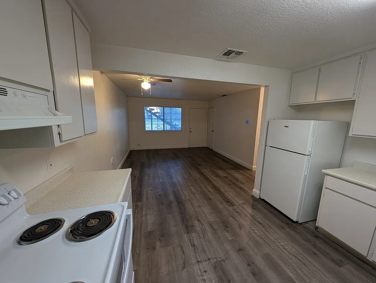 Building Photo - 6446 46th St #7