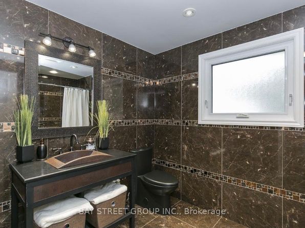 556 Holly Ave, Milton, ON L9T 4B1