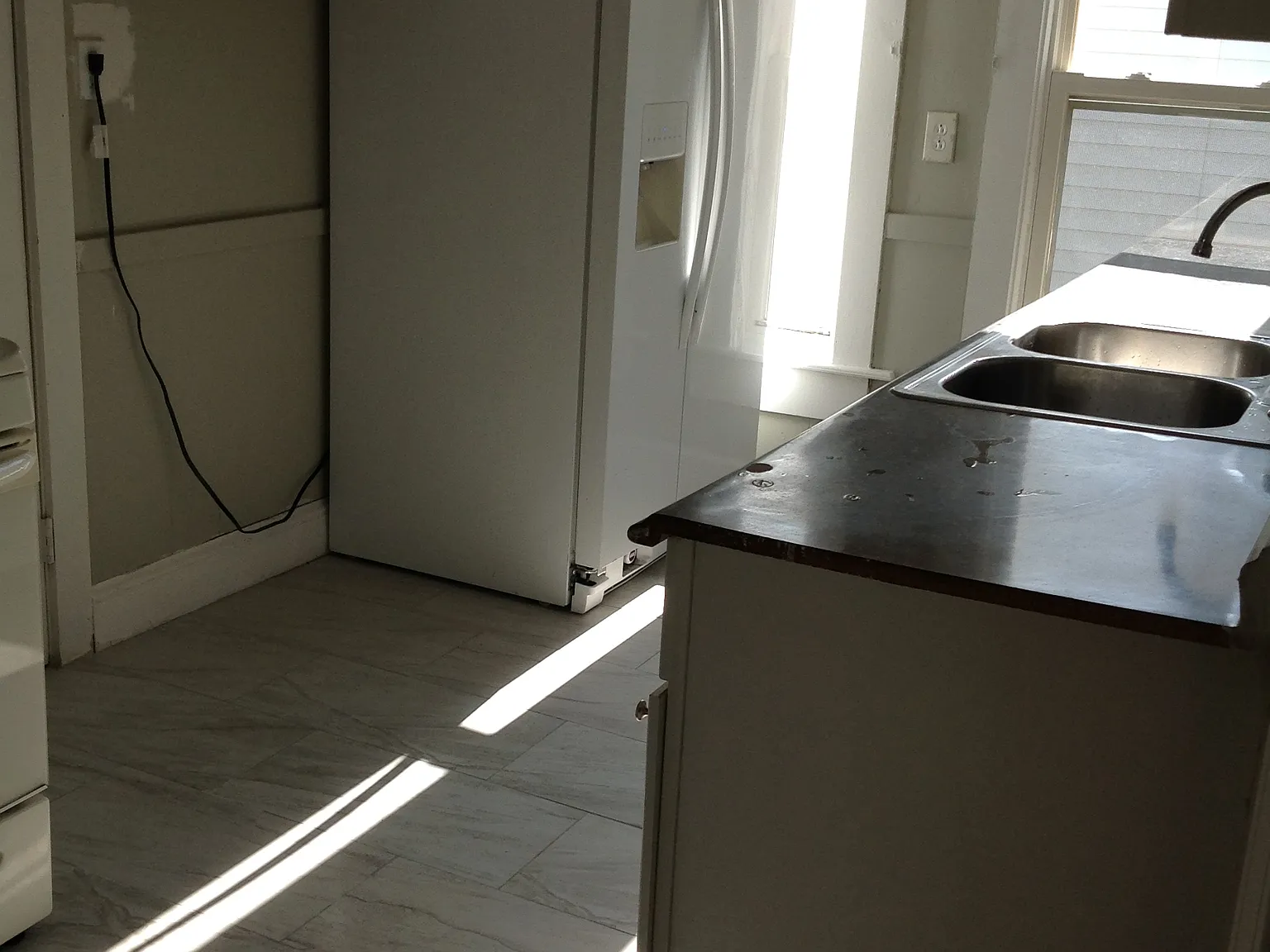 3 bed, 1500 sqft, $2,100 — Photo 2