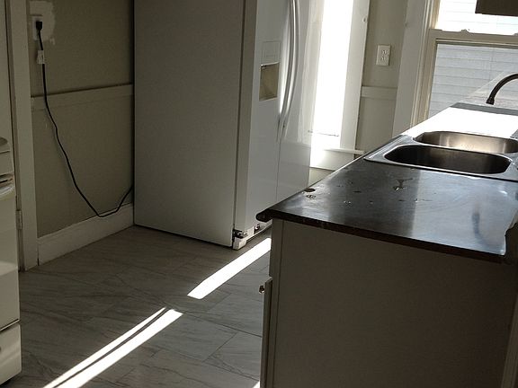 2nd image of 166 Pleasant St #2