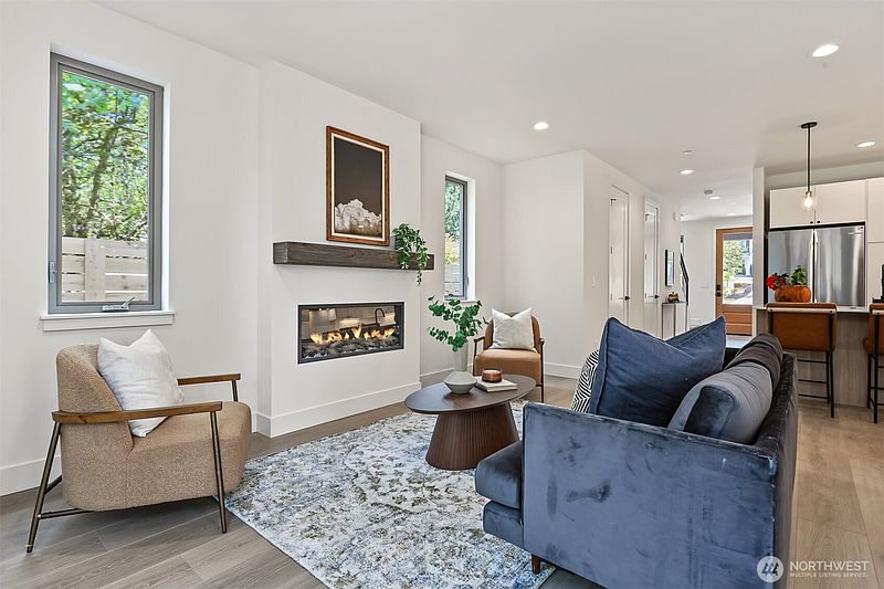 5th image of 11249 108th Avenue NE