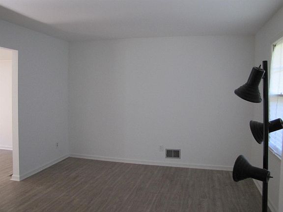 3rd image of 4 Brandie Ct
