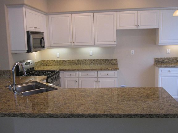 4th image of 41674 Timberwood Ave Unit 1