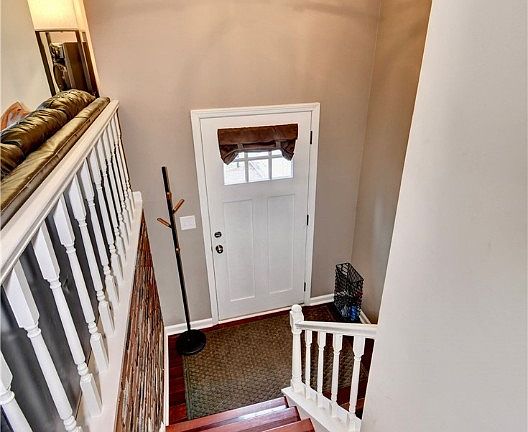 5th image of 1934 Burr Oaks Ct