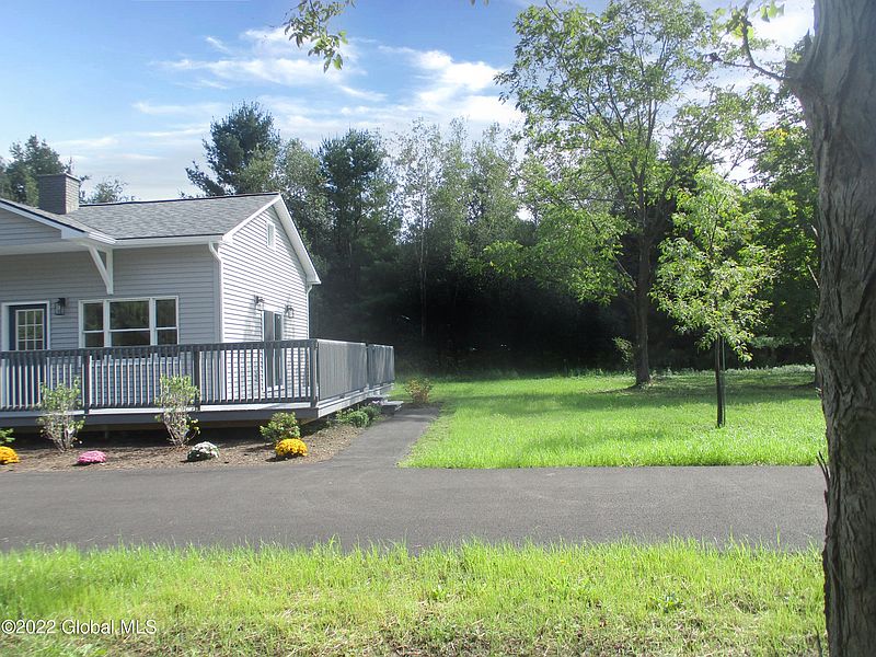 5th image of 3049 Galway Road
