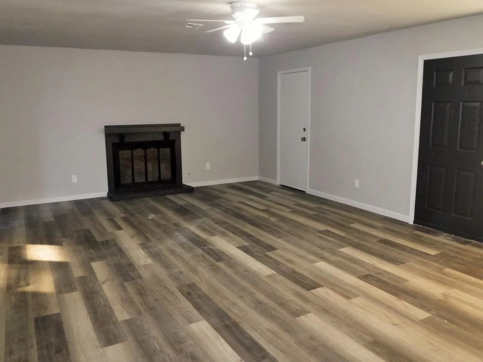 3 bed, 1128 sqft, $1,150 — Photo 2