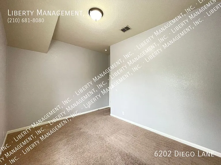 6202 Diego Ln — Photo 40