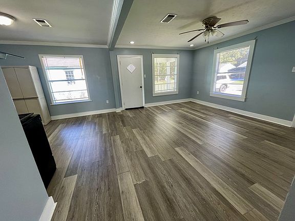 5th image of 1117 Carolyn Ave