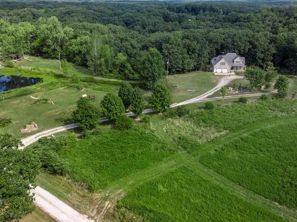 21139 Schwerdt Hill Rd, Warrenton, MO 63383