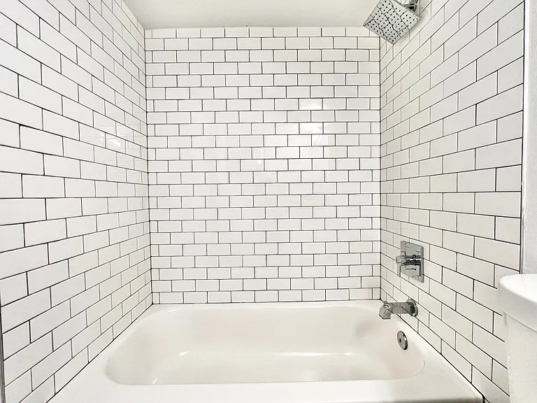 15 Melrose — Photo 20
