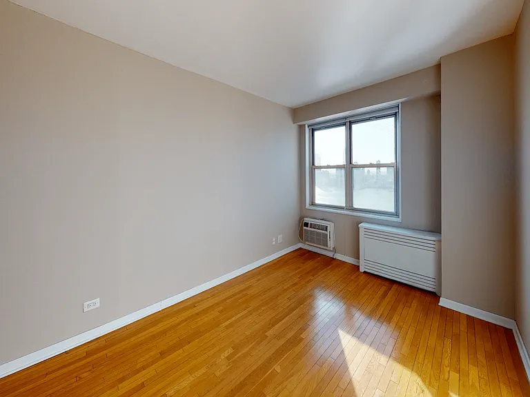 80 N Moore St #8036H — Photo 6
