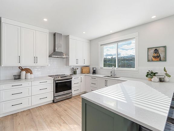 3rd image of 3770 Tralee Rd