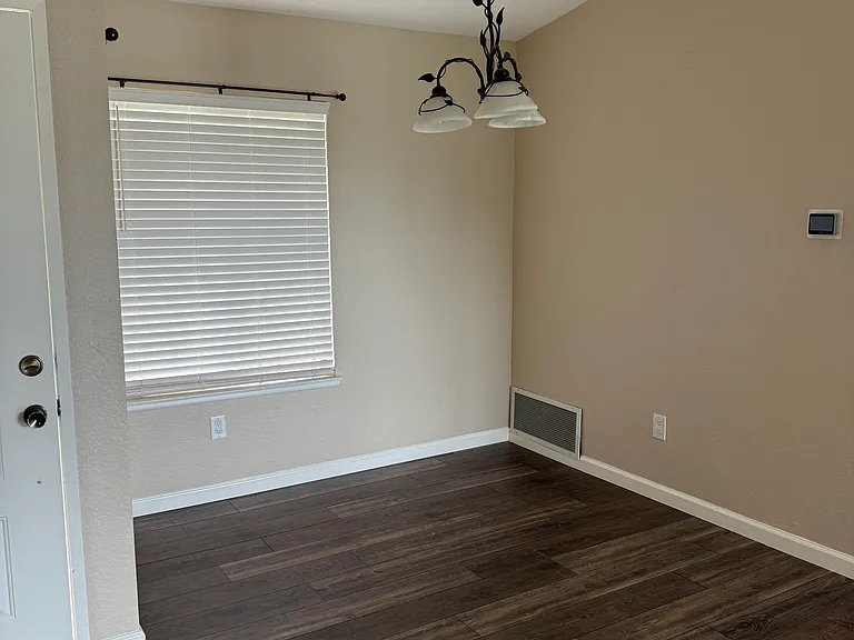 Mimosa Dr — Photo 5