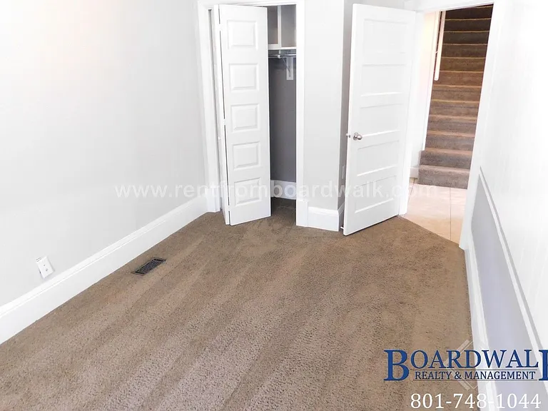 657 E Warnock Ave — Photo 26